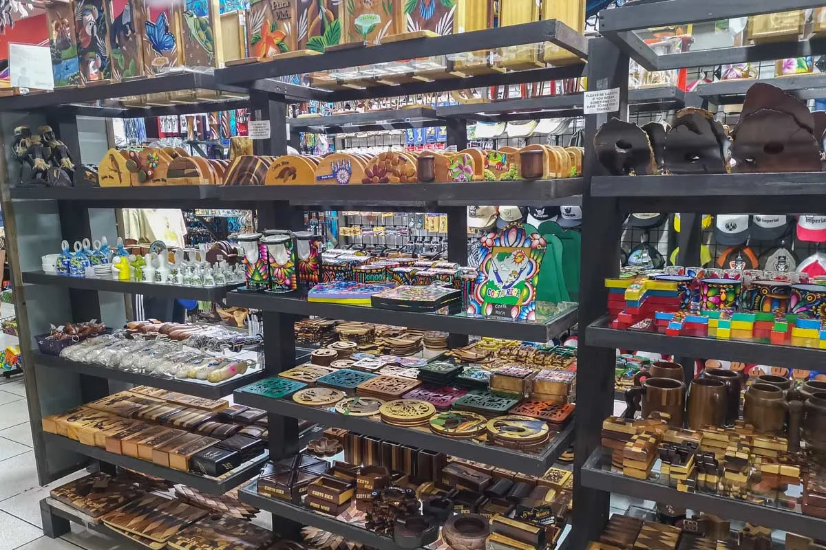 A gift shop in La Fortuna