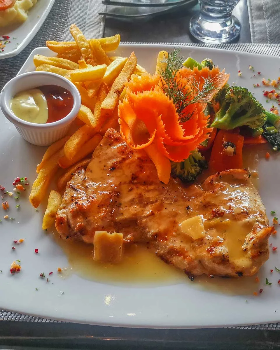 A chicken dish at Restaurante Tierra Mia in La Fortuna, Costa Rica