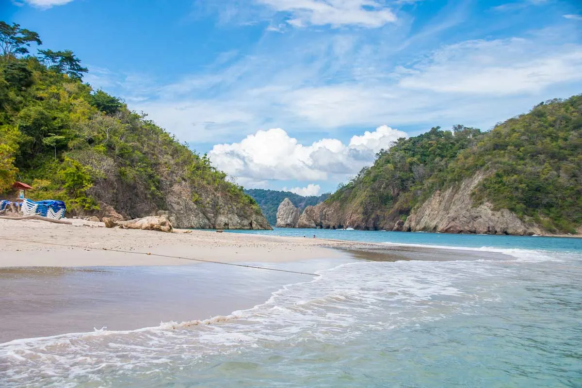 The beautiful beach and surroundings on Tortuga Island