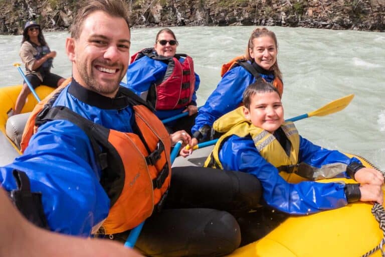 6 BEST Places to go Whitewater Rafting in Costa Rica +Tips for Booking
