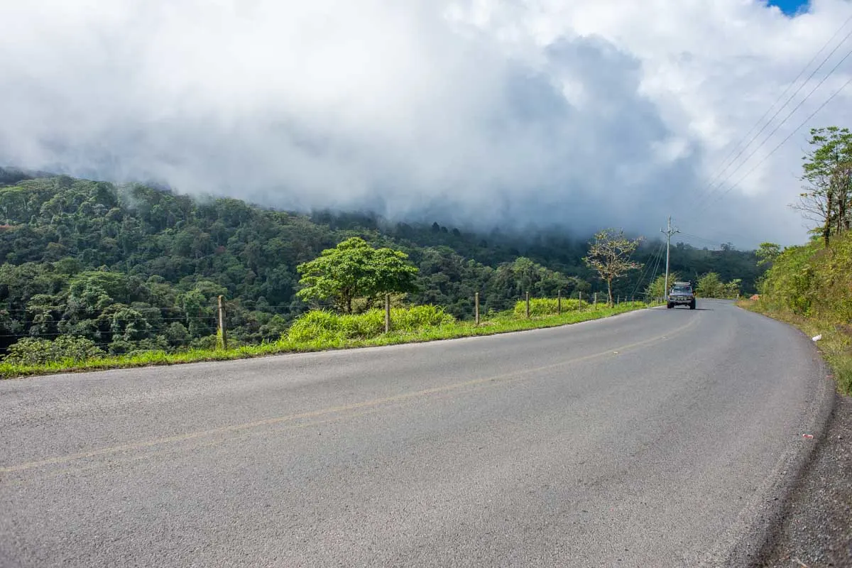 Another car drives on the highway between La Fortuna and San Jose