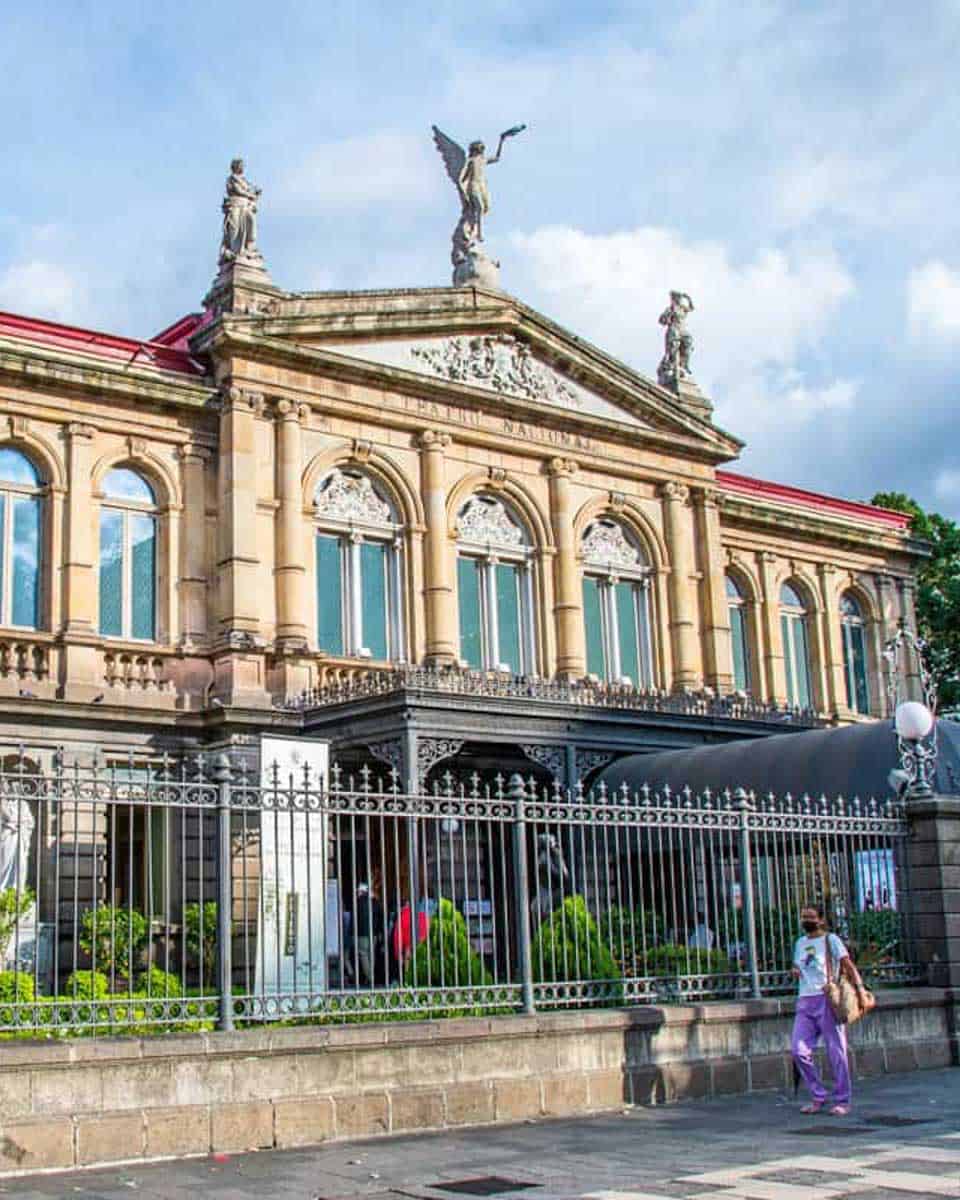 The-front-of-the-National-Theater-of-Costa-Rica-in-San-Jose